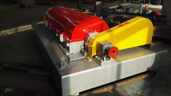 Horizontal Type Spiral Decanter Centrifugal Machine For Water Treatment